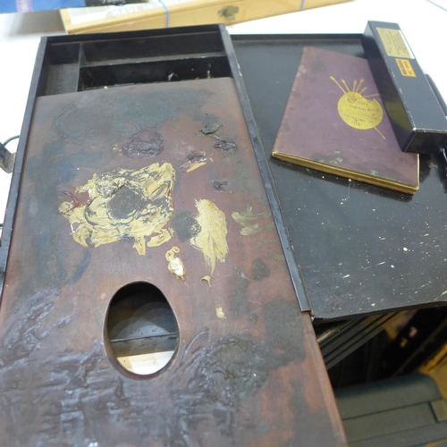 2126 - Bag of art equipment