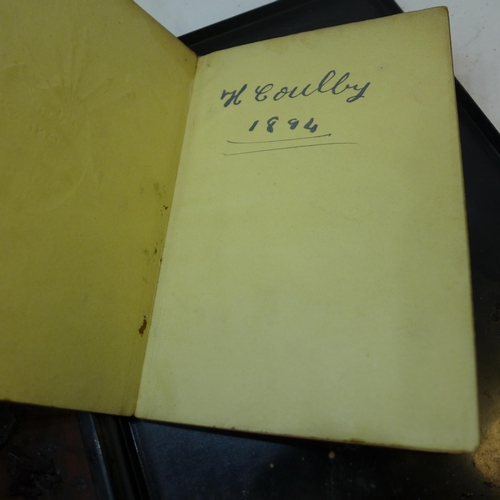 2126 - Bag of art equipment