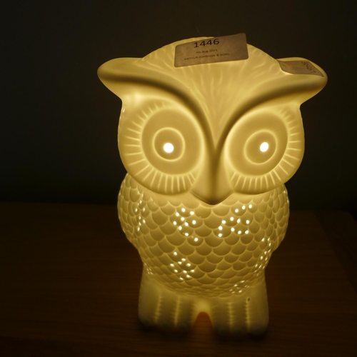 1451 - A white owl lamp (LP00711)   #