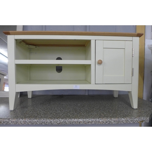 1486 - A Malvern Shaker ivory painted oak small TV unit (EV08-89) * This lot is subject to VAT