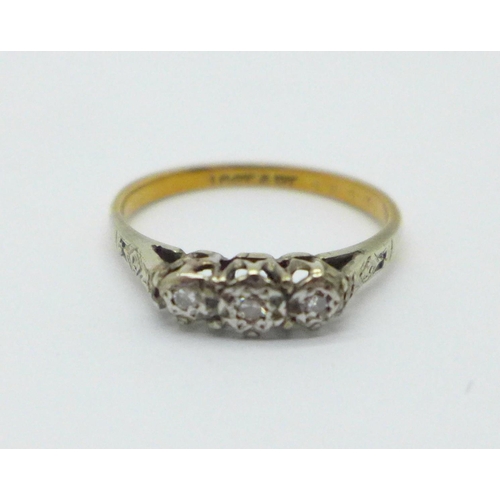 1004 - An 18ct gold, platinum set diamond ring, 2g, K