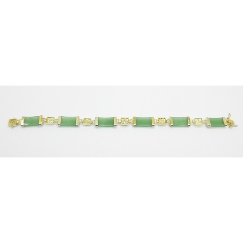 1009 - A jade bracelet