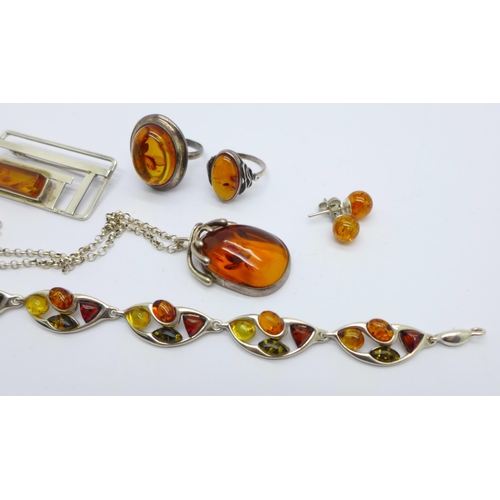 1036 - Silver and amber jewellery