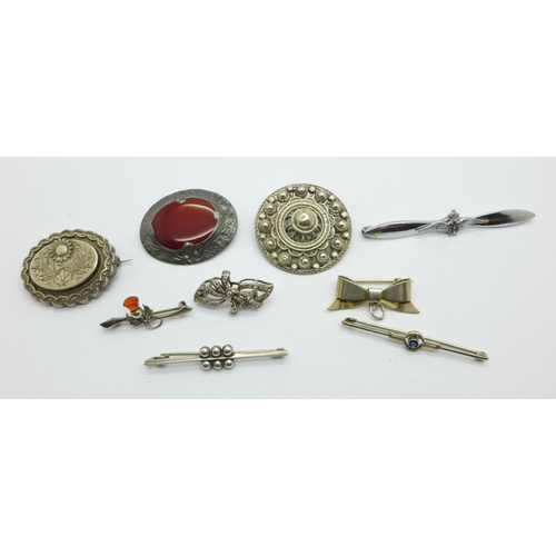 1066 - Nine brooches, including three marked silver and one RAF