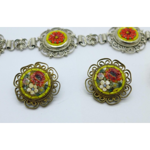 1086 - A micro-mosaic bracelet, brooch and earrings