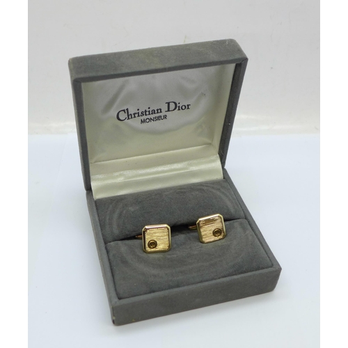 1088 - A pair of vintage Christian Dior Monsieur cufflinks