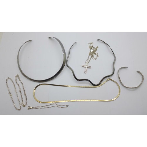 1092 - Silver jewellery including two 925 chokers