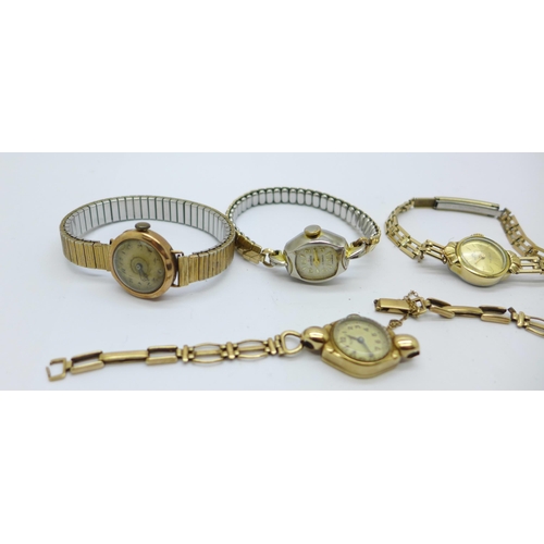 1106 - A lady's 9ct gold cased wristwatch with 9ct gold bracelet strap, a/f, total weight with movement 11.... 