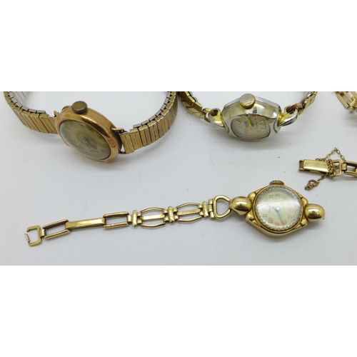 1106 - A lady's 9ct gold cased wristwatch with 9ct gold bracelet strap, a/f, total weight with movement 11.... 