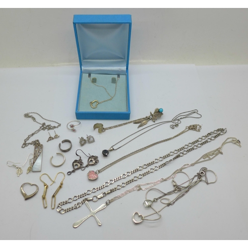 1121 - Silver jewellery including necklaces