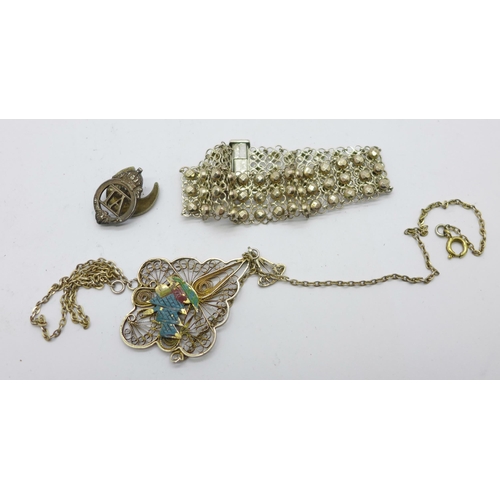 1129 - Vintage jewellery including an Egyptian white metal necklet