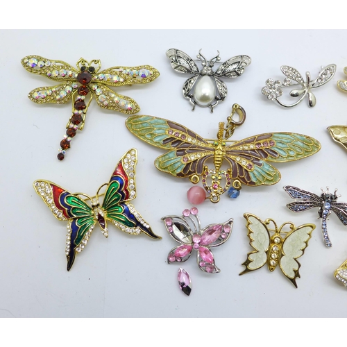 1131 - Dragonfly and butterfly brooches