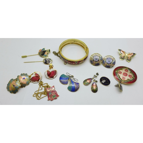 1137 - Cloisonne jewellery