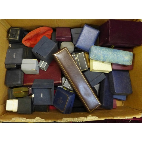 1138 - A box of silver and jewellery boxes **PLEASE NOTE THIS LOT IS NOT ELIGIBLE FOR POSTING AND PACKING**