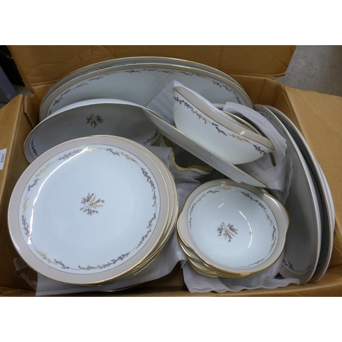 1213 - Noritake Nadya dinnerwares **PLEASE NOTE THIS LOT IS NOT ELIGIBLE FOR POSTING AND PACKING**