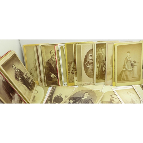 674 - A box of 200 Victorian carte de visite photographs