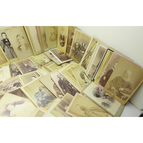 674 - A box of 200 Victorian carte de visite photographs