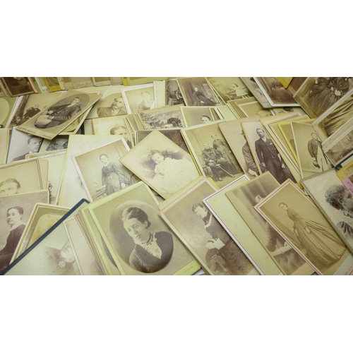 674 - A box of 200 Victorian carte de visite photographs