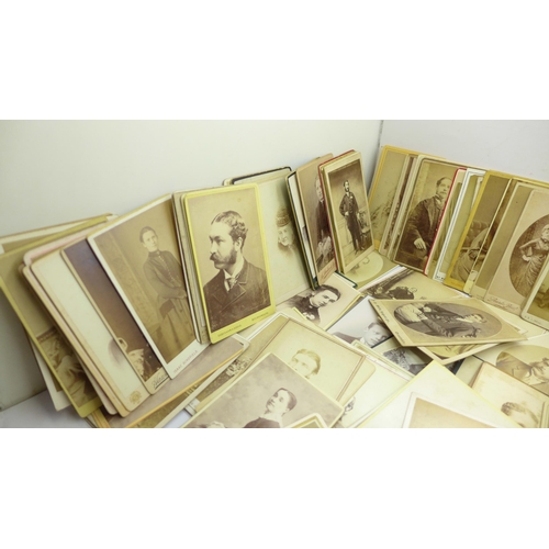 674 - A box of 200 Victorian carte de visite photographs