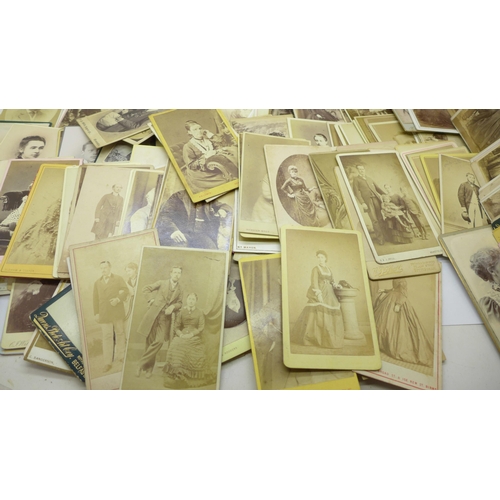 674 - A box of 200 Victorian carte de visite photographs