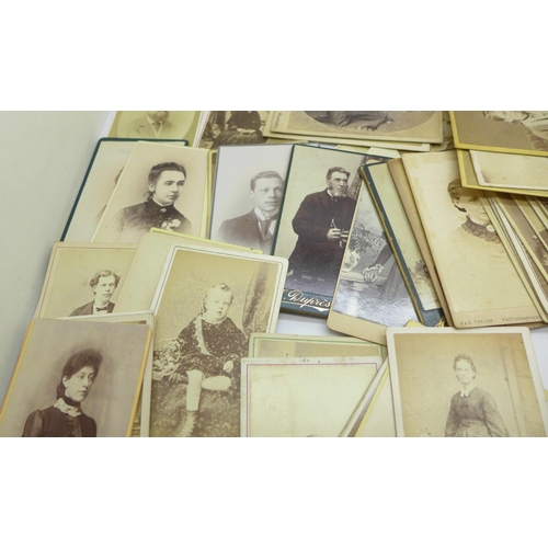 674 - A box of 200 Victorian carte de visite photographs