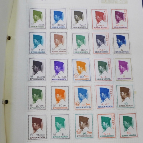 682 - A collection of stamps