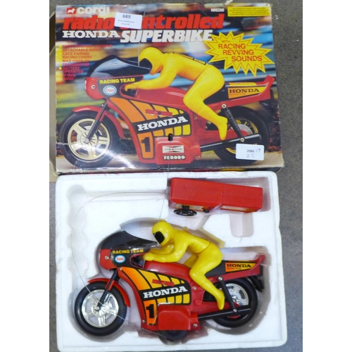 689 - A Corgi radio controlled Honda Superbike