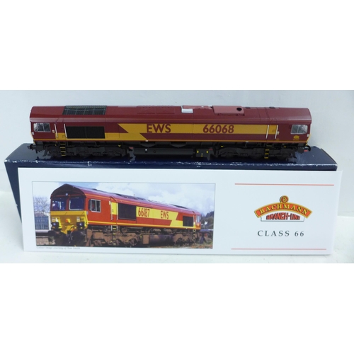 719 - A Bachmann OO gauge 32-733 class 66 diesel locomotive, EWS 66187