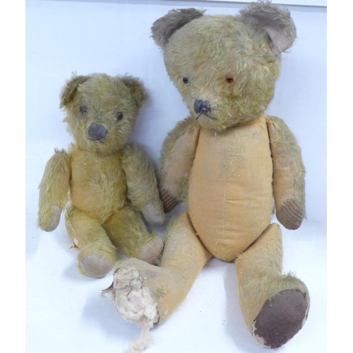 778 - Two vintage Teddy bears, a/f