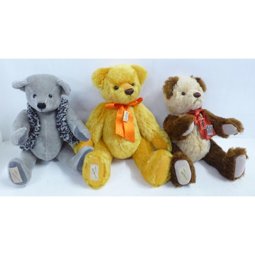 789 - Three Dean's Rag Book bears