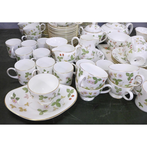 807 - Wedgwood Strawberry pattern tea and coffee ware, etc.