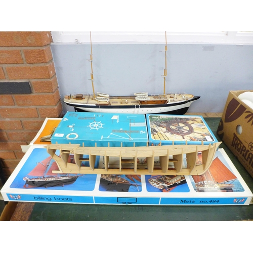 811 - Billing Boats, a part complete model Seeadler, 471 parts, boxed, Meta 484 and 485 parts, boxed, and ... 