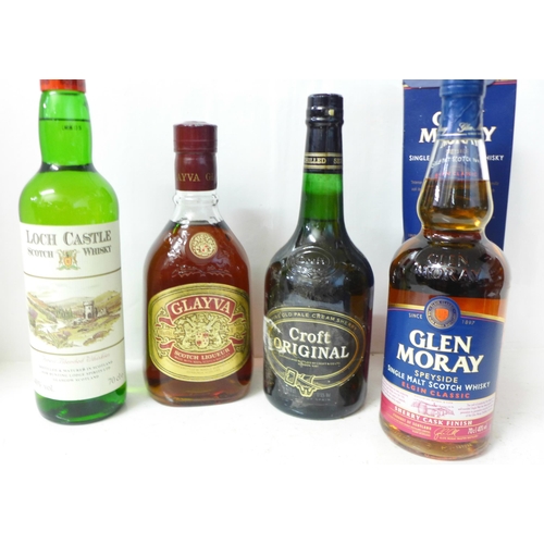 822 - Two bottles of Scotch whisky, Loch Castle and Glen Moray, a bottle of Glayva Scotch Liqueur and a bo... 