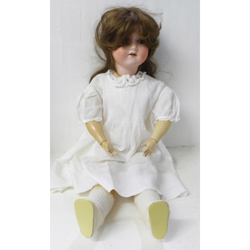 828 - An Armand Marseille doll