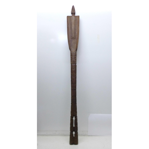 829 - A carved Marquesas ceremonial paddle