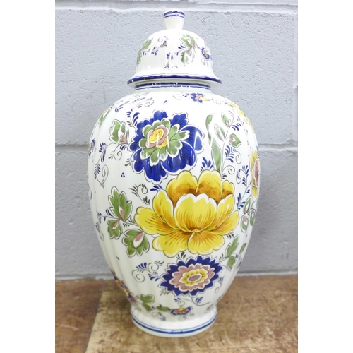 843 - A French vase, lid a/f, 41cm