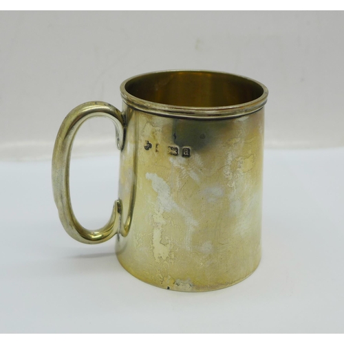 872 - A small silver mug, Birmingham 1903, 78g