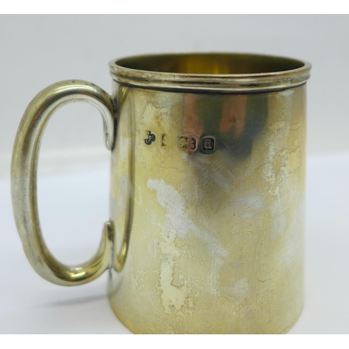 872 - A small silver mug, Birmingham 1903, 78g