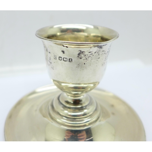 881 - A silver egg cup, Sheffield 1951, 58g