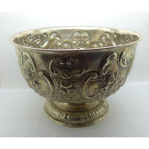 887 - A large silver bowl, with inscription dated 1917, worn London hallmark, 881g, 28oz., diameter 27.5cm