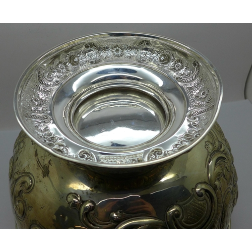 887 - A large silver bowl, with inscription dated 1917, worn London hallmark, 881g, 28oz., diameter 27.5cm