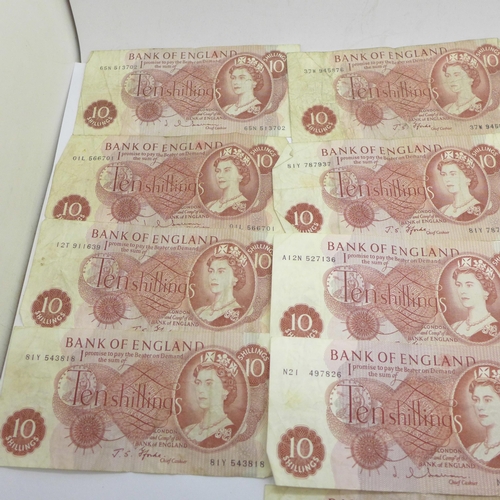 900 - Thirteen ten shillings bank notes