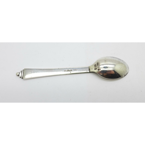 919 - A small Georg Jensen spoon, pyramid pattern, import mark for 1947