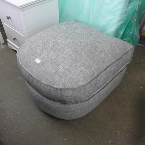 1506 - A grey upholstered footstool