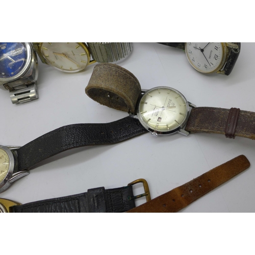 923 - A collection of wristwatches including a Seiko 5 and two Timex