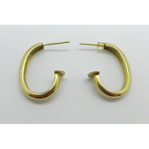 957 - A pair of 9ct gold earrings, 3.6g