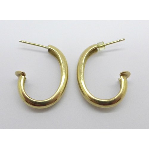 957 - A pair of 9ct gold earrings, 3.6g