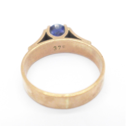 971 - A 9ct gold sapphire solitaire ring, 3.8g, L