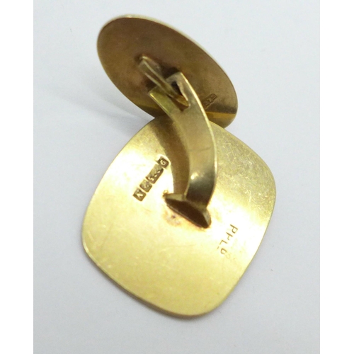 979 - A pair of 9ct gold cufflinks, 7.5g