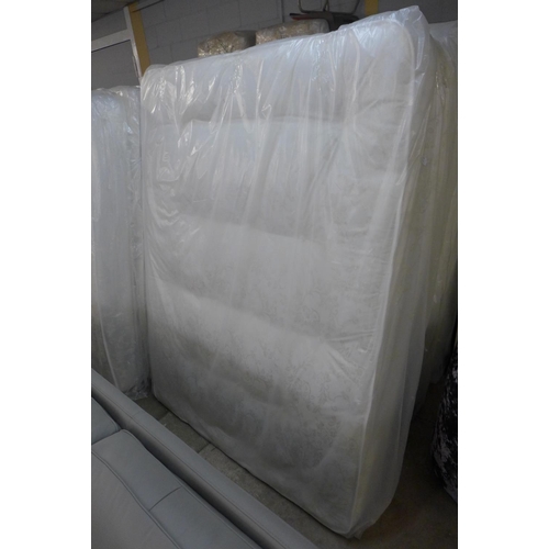 1540 - A kingsize mattress